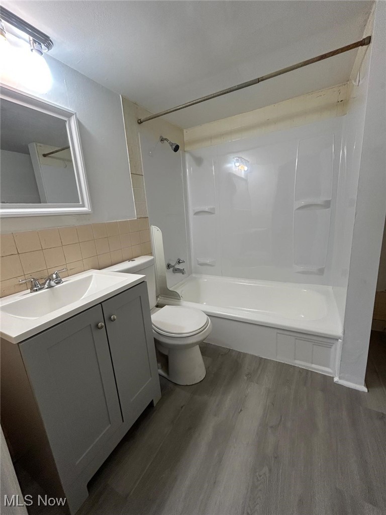 Mix & Hossacks 02 - Residential Income