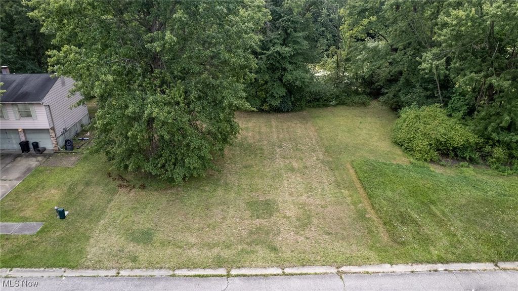 Photo of 0 Trumbull Drive, Niles, OH 44446 (MLS # 5167691)
