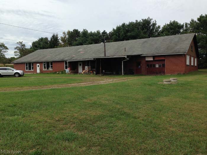 Absolute auction, all sells to the highest bidder on location: WEDNESDAY – OCTOBER 28, 2015 – 3:30 PM Sale #3 – 50 X 132 Commercial Building – Storage & Shop on 2.5 Acres Land TERMS ON REAL ESTATE: 10% down auction day, balance due at closing. Buyer's premium of 10% to be added to the final bid to establish the purchase price. Any desired inspections must be made prior to bidding. All information contained herein was derived from sources believed to be correct. Information is believed to be accurate but not guaranteed.