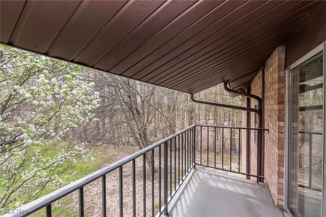 Middleburg Heights, Ohio 44130, United States, 2 Bedrooms Bedrooms, ,1 BathroomBathrooms,Residential,Pending,121754