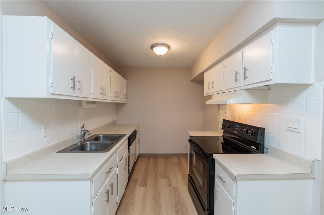 Middleburg Heights, Ohio 44130, United States, 2 Bedrooms Bedrooms, ,1 BathroomBathrooms,Residential,Pending,121754