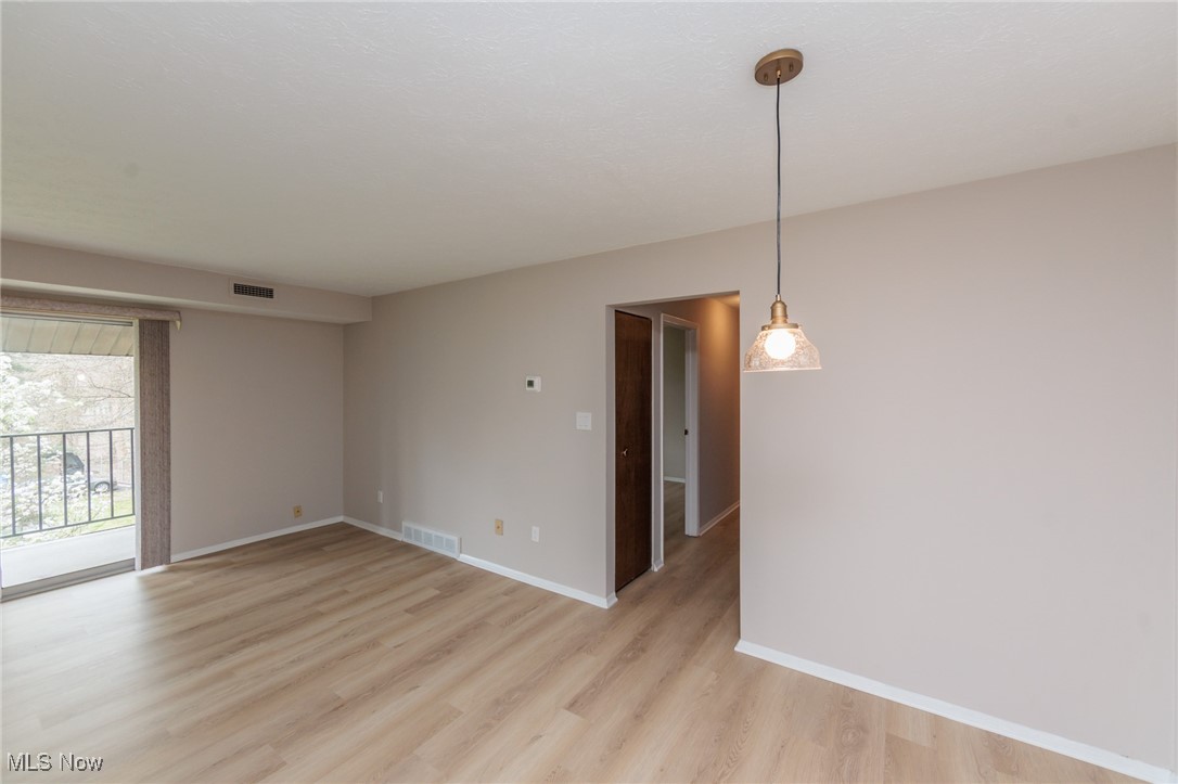 Middleburg Heights, Ohio 44130, United States, 2 Bedrooms Bedrooms, ,1 BathroomBathrooms,Residential,Pending,121754