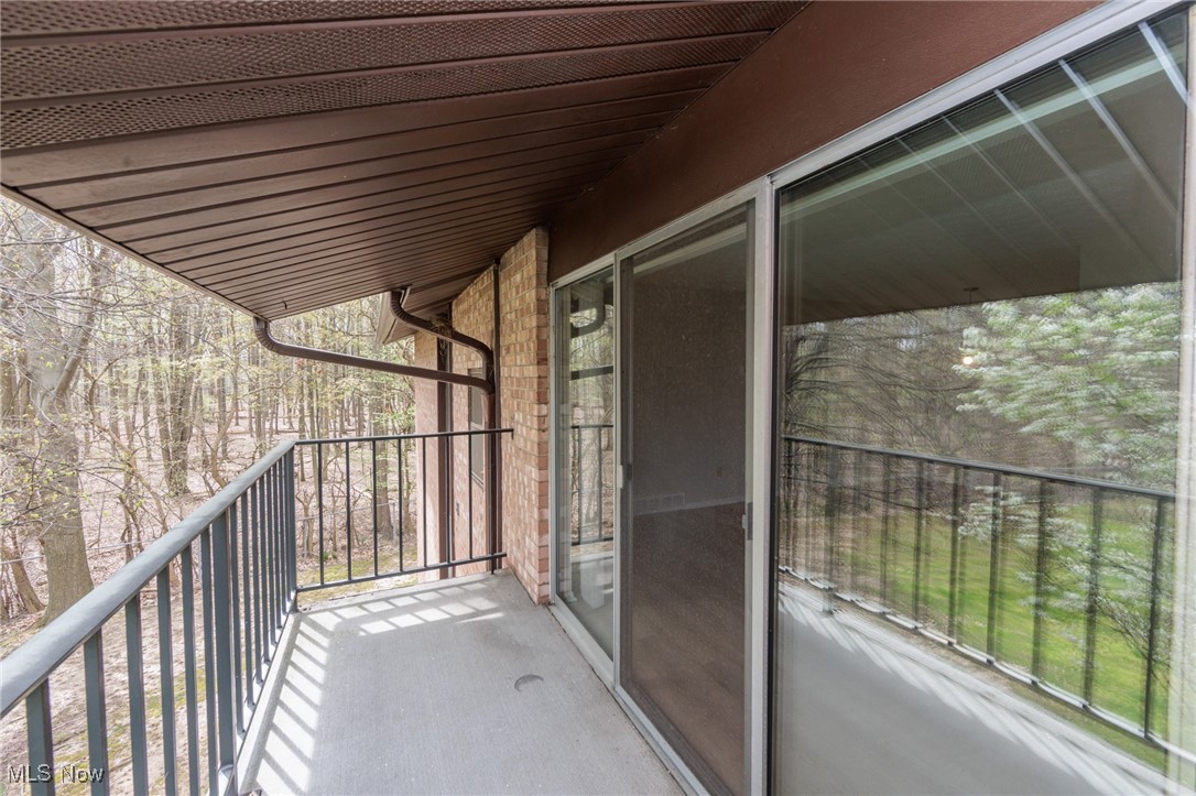 Middleburg Heights, Ohio 44130, United States, 2 Bedrooms Bedrooms, ,1 BathroomBathrooms,Residential,Pending,121754