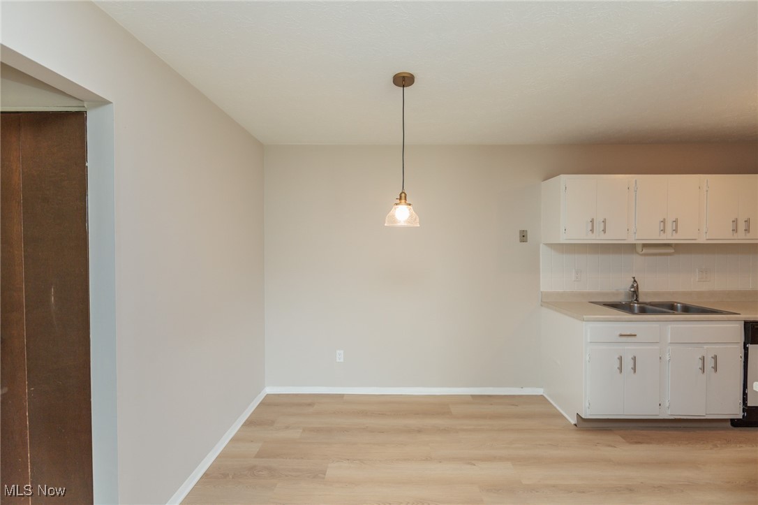 Middleburg Heights, Ohio 44130, United States, 2 Bedrooms Bedrooms, ,1 BathroomBathrooms,Residential,Pending,121754