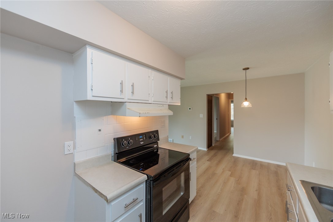 Middleburg Heights, Ohio 44130, United States, 2 Bedrooms Bedrooms, ,1 BathroomBathrooms,Residential,Pending,121754