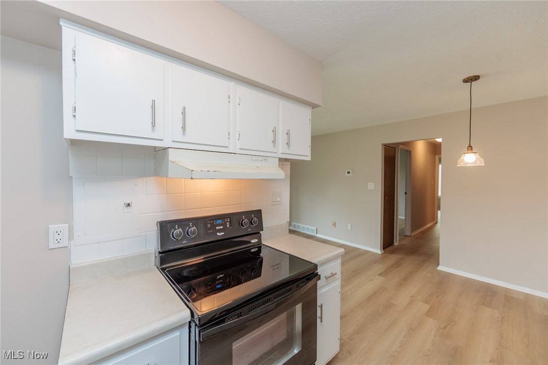 Middleburg Heights, Ohio 44130, United States, 2 Bedrooms Bedrooms, ,1 BathroomBathrooms,Residential,Pending,121754