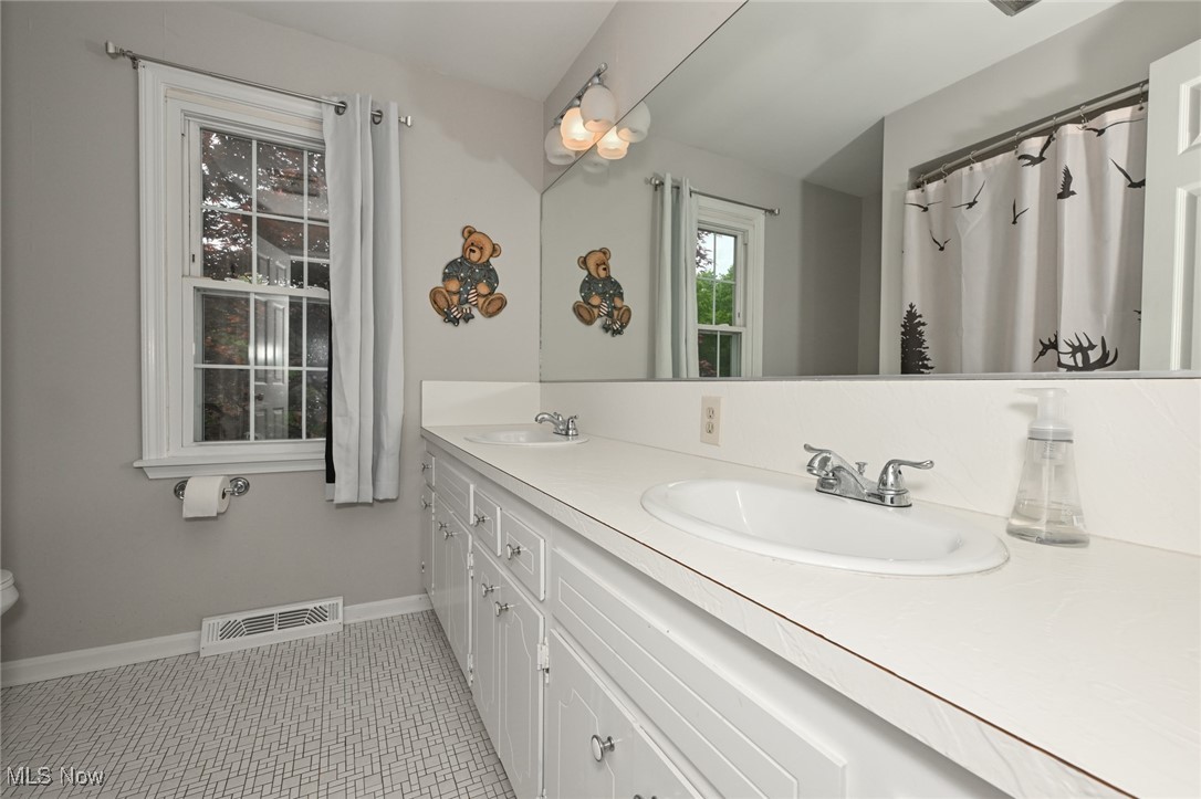 12115 Fowlers Mill Road, Chardon, Ohio image 24