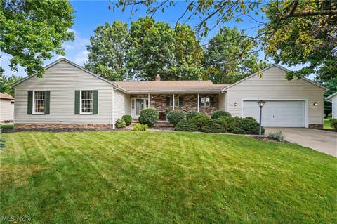 Homes For Sale - 4382 Bunker Lane<br/> Stow, OH 44224