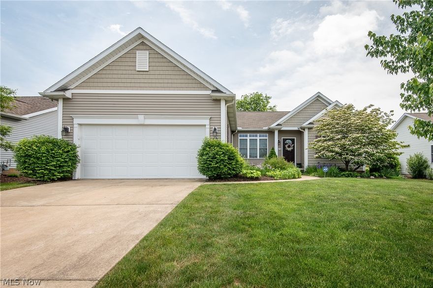 Free standing ranch villa in prestigious Frazer Court!! Open great room, dining room with floor to ceiling windows. Cathedral great room, dining room with 9 ft ceilings in all other rooms. Master suite with trayed ceiling, adjoining oversized bath, walk-in shower with separate soaking tub, dual vanities, large walk-in systemized closet with window. Kitchen/dinette open to sunroom leading onto private backyard with deck. Den with french doors (possible 3rd bedroom). Full basement with additional crawl space. Laundry with cabinets, countertops and large storage closet.