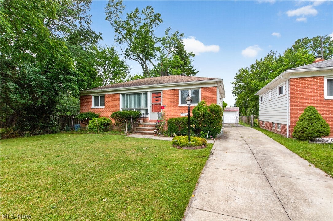 5984 Pearl Road