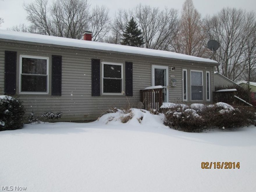 Great home, just move in.  Neutral decor throughout, 3 bedrooms, 1 bath, full basement, 2 car garage with breezeway.  Don't wait, this won't last.