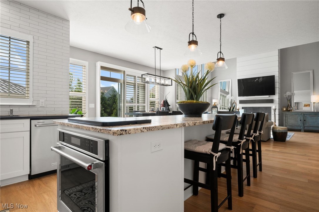 Avon Lake, Ohio 44012, United States, 5 Bedrooms Bedrooms, ,4 BathroomsBathrooms,Residential,Active,162188