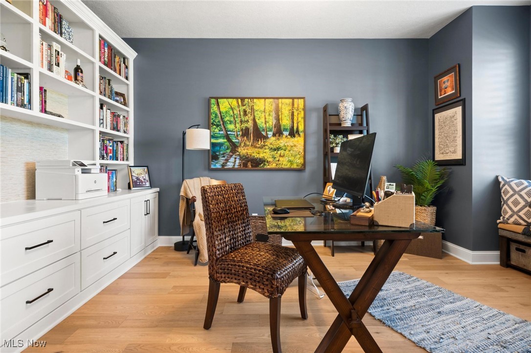 Avon Lake, Ohio 44012, United States, 5 Bedrooms Bedrooms, ,4 BathroomsBathrooms,Residential,Active,162188