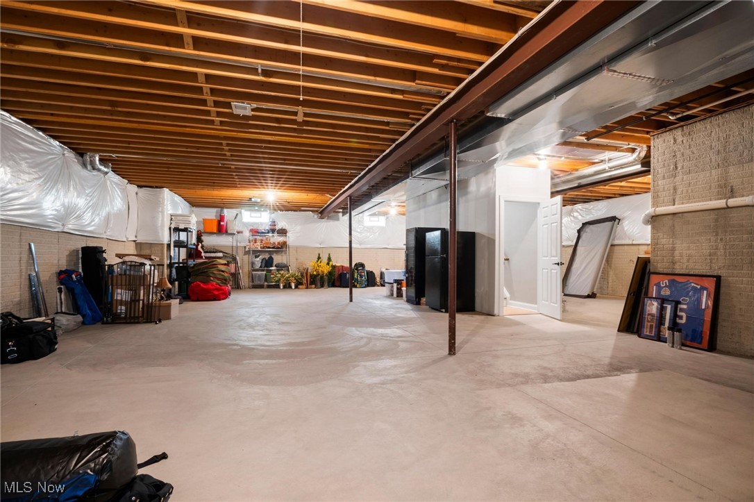 Avon Lake, Ohio 44012, United States, 5 Bedrooms Bedrooms, ,4 BathroomsBathrooms,Residential,Active,162188