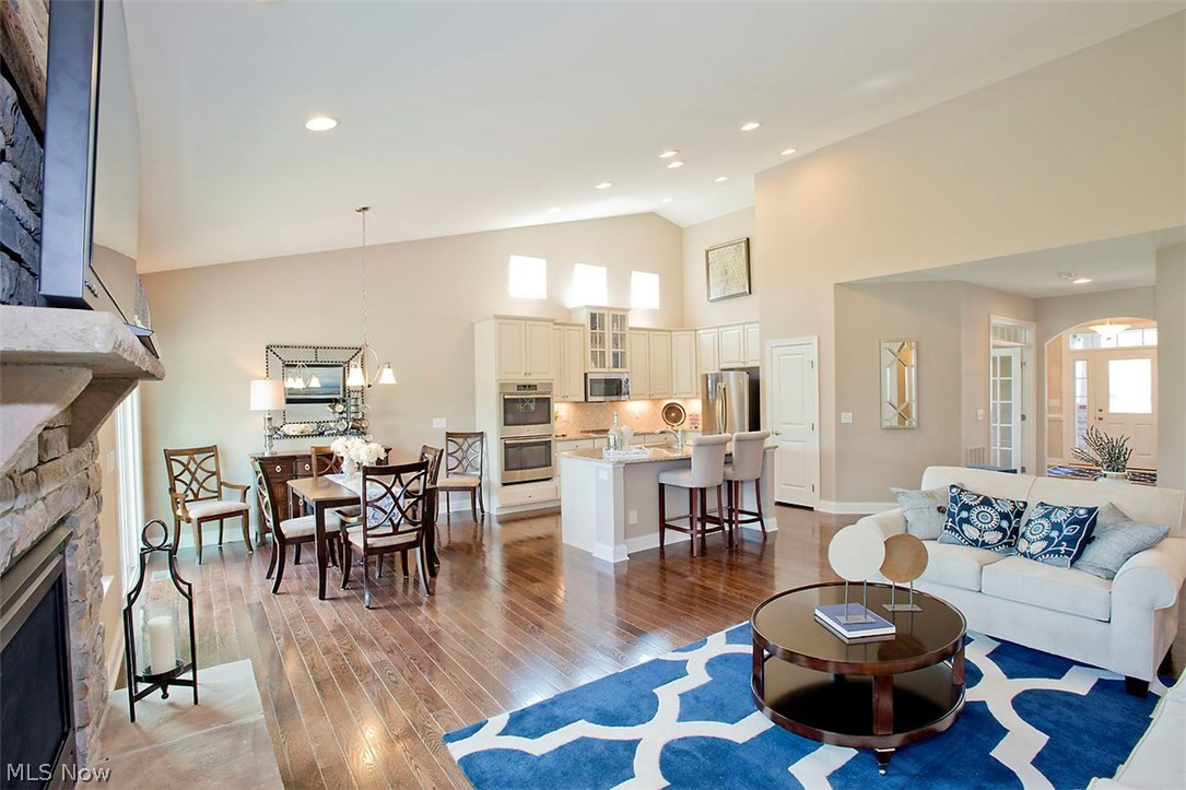 The Villas at Lake Erie Shores - Residential