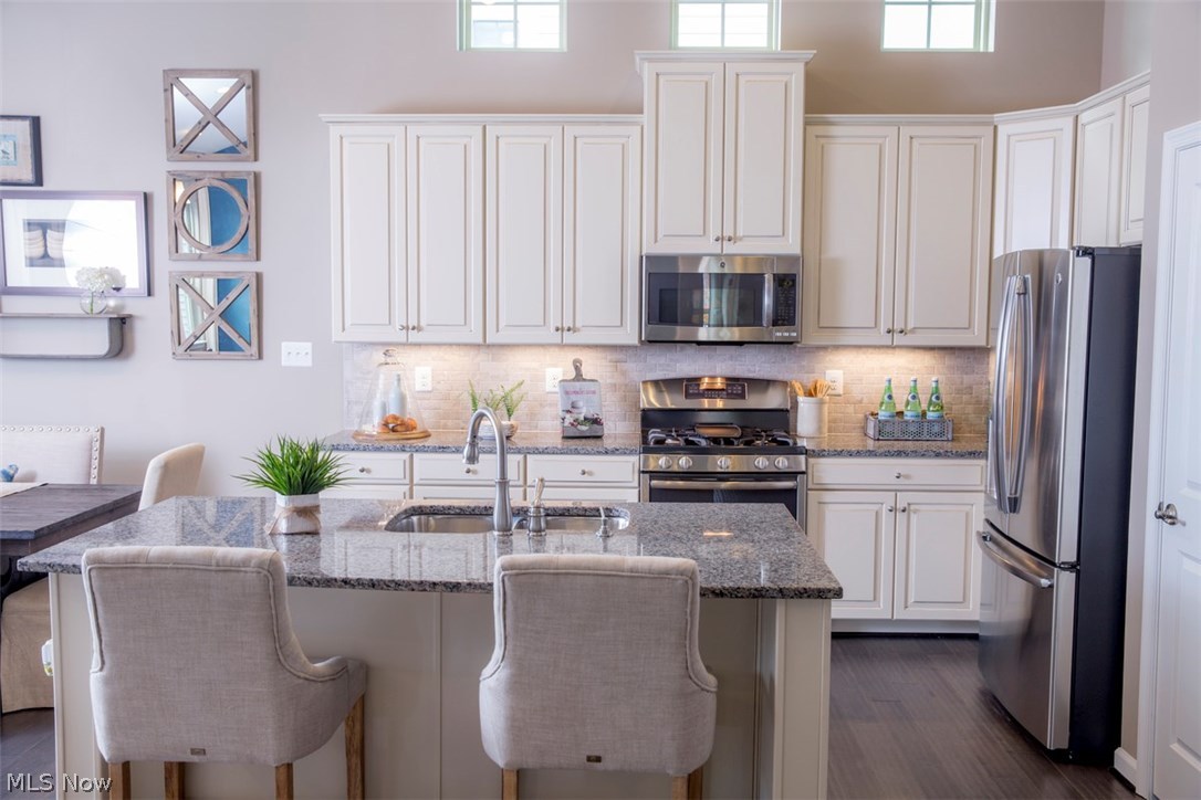 The Villas at Lake Erie Shores - Residential