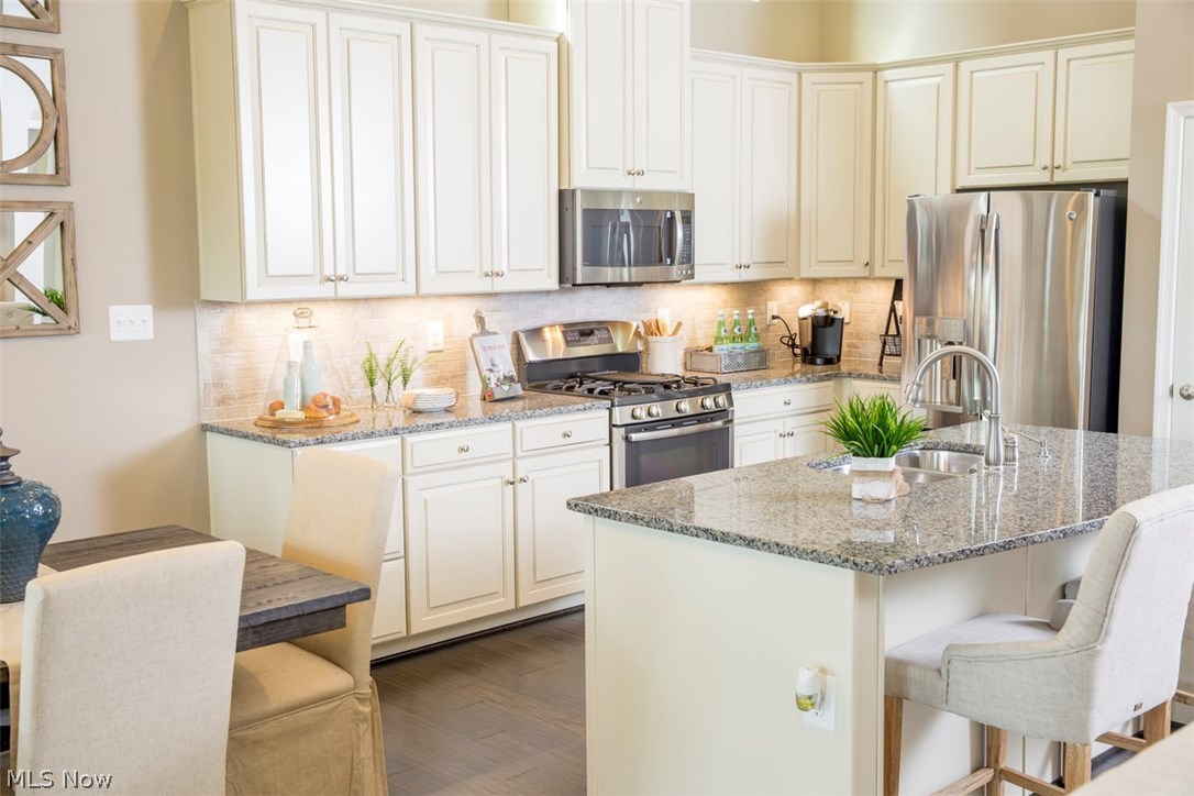 The Villas at Lake Erie Shores - Residential