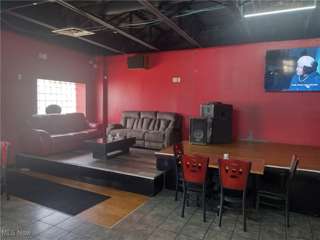 Allyn - Commercial Sale