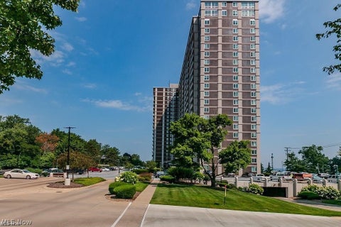 Condo For Sale - 12900 Lake Avenue #707<br/> Lakewood, OH 44107
