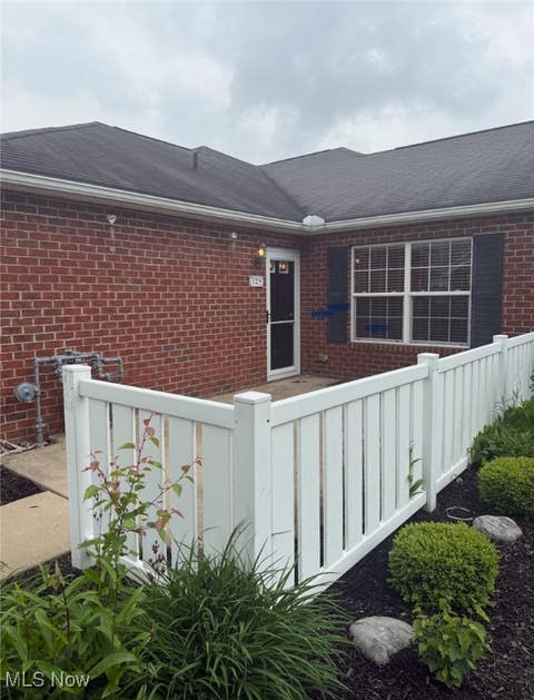Photo for 129 Woodbury Glen Street