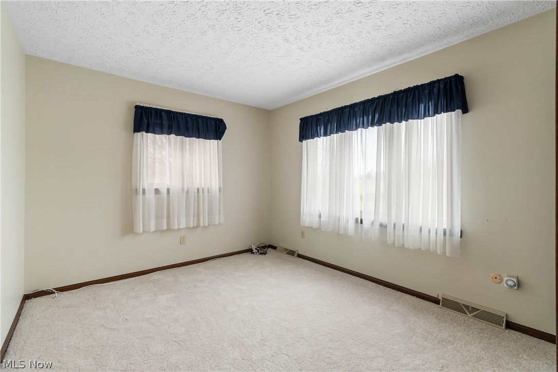 Green Sec 32 - Residential Income