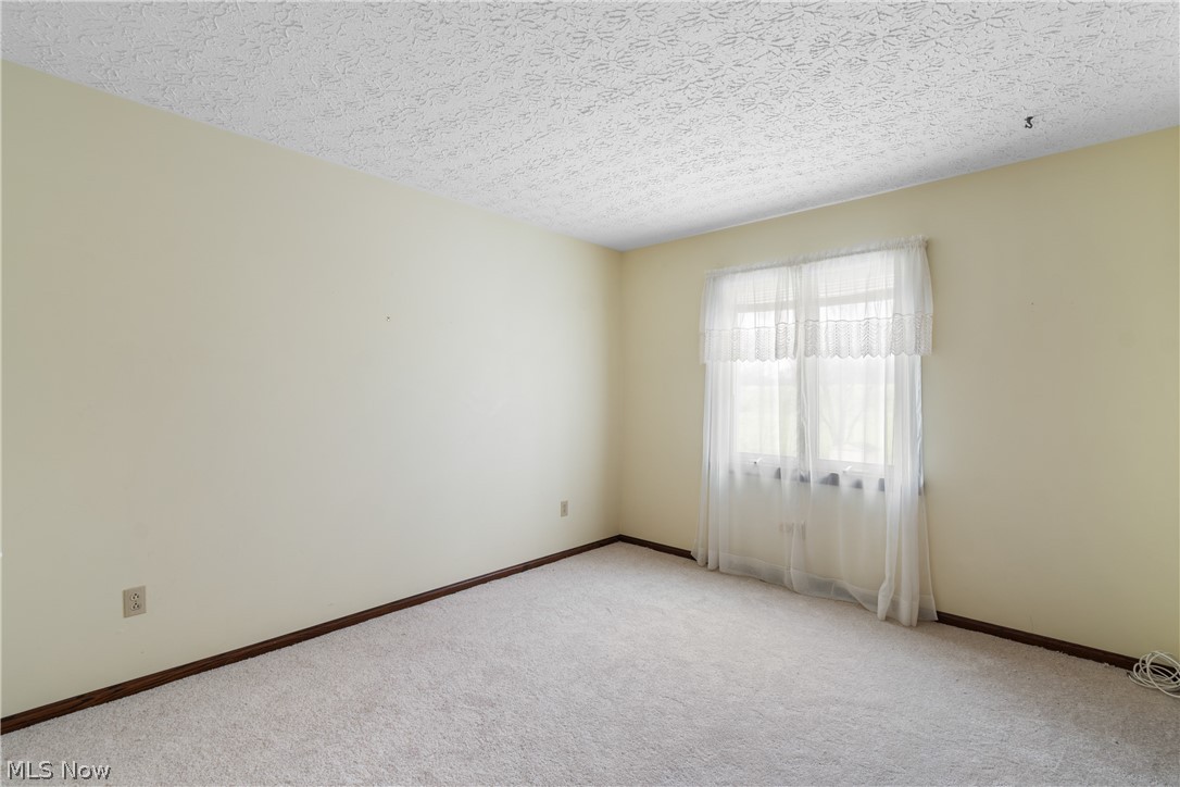 Green Sec 32 - Residential Income