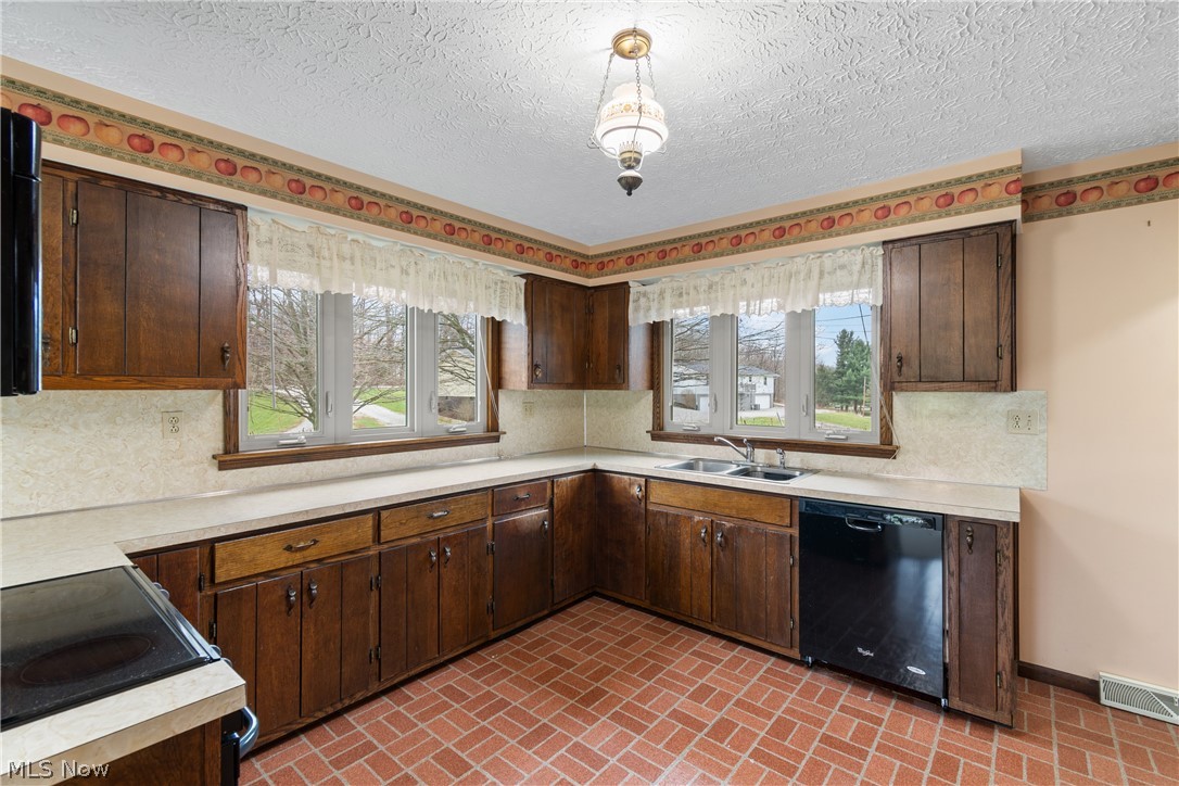 Green Sec 32 - Residential Income