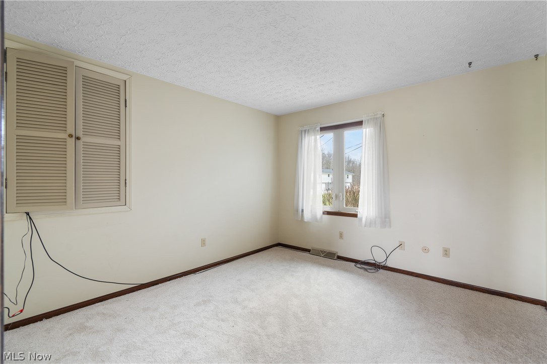 Green Sec 32 - Residential Income