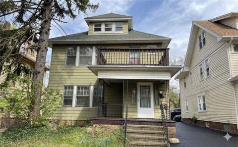 Multifamily For Sale - 2201 Oakdale Road<br/> Cleveland Heights, OH 44118