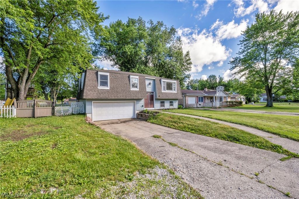 Photo of 8742 Usher Road, Olmsted Township, OH 44138 (MLS # 5220246)