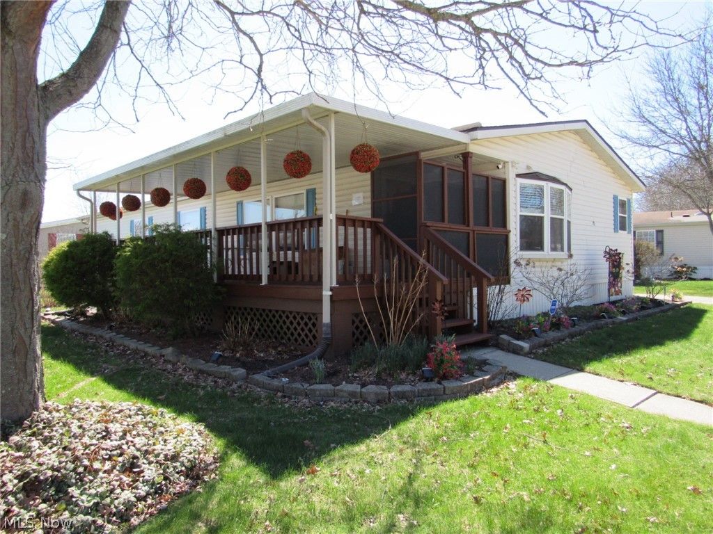 Photo of 78 Periwinkle Drive, Olmsted Township, OH 44138 (MLS # 5198231)