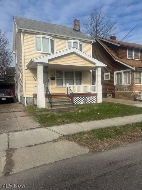 942 E 130th Street Cleveland OH 44108