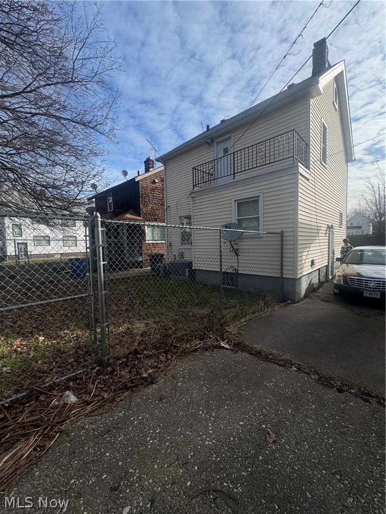 Stuart Frisbie & Fords - Residential