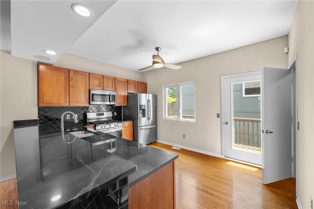 Cleveland, Ohio 44102, United States, 3 Bedrooms Bedrooms, ,3 BathroomsBathrooms,Residential,Pending,148120