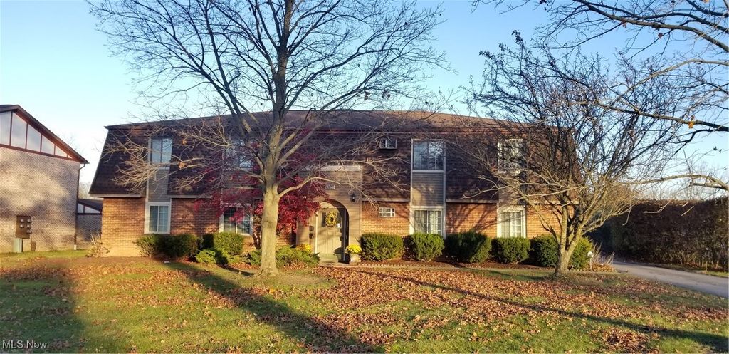 Photo of 102 Carter Circle #1, Boardman, OH 44512 (MLS # 5172517)