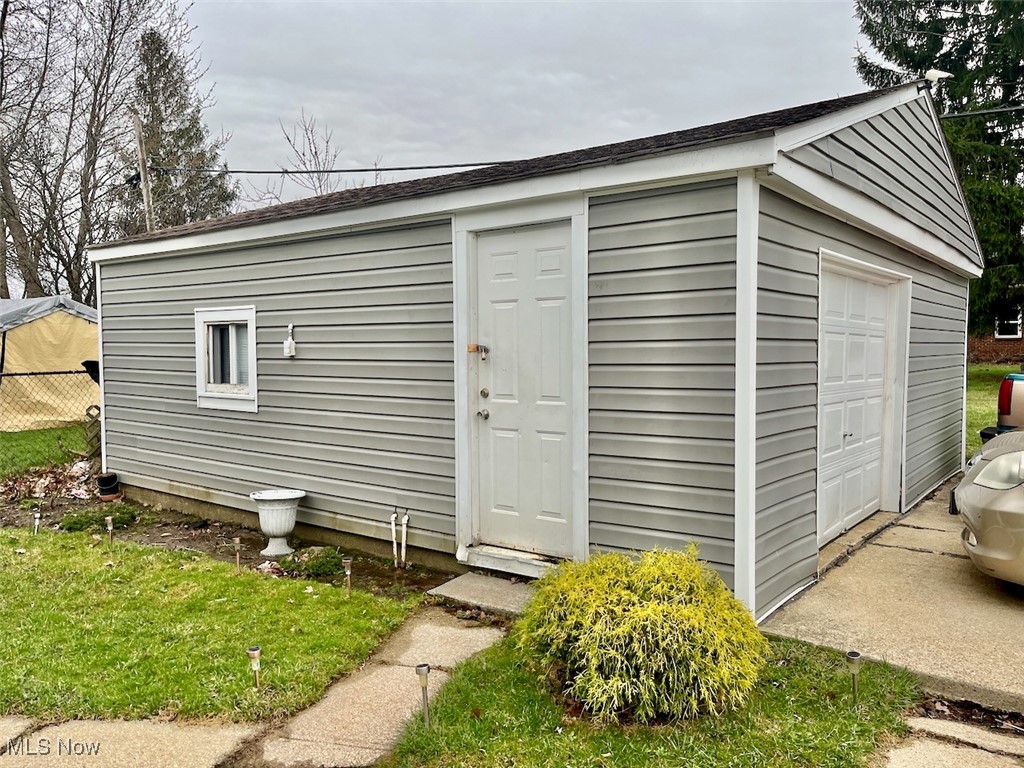 5717 Archmere Avenue, Cleveland, Ohio image 27