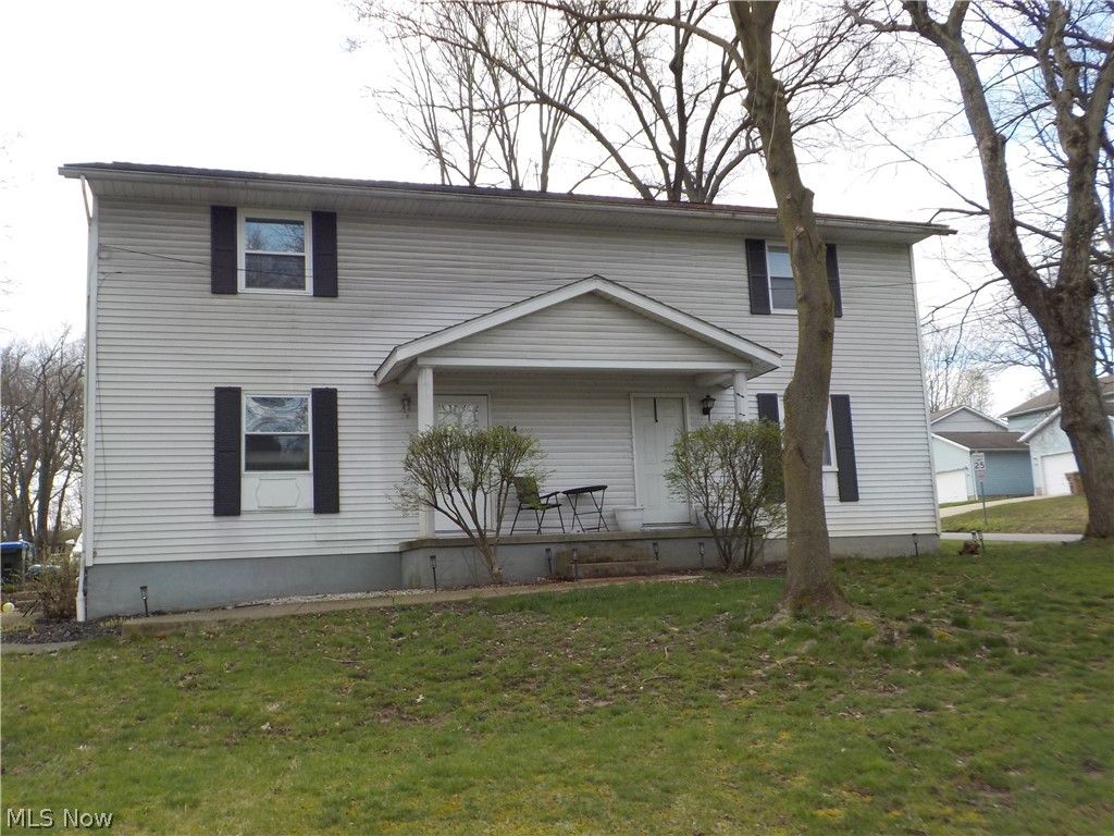 Photo of 944 Tallmadge Road, Cuyahoga Falls, OH 44221 (MLS # 5219792)