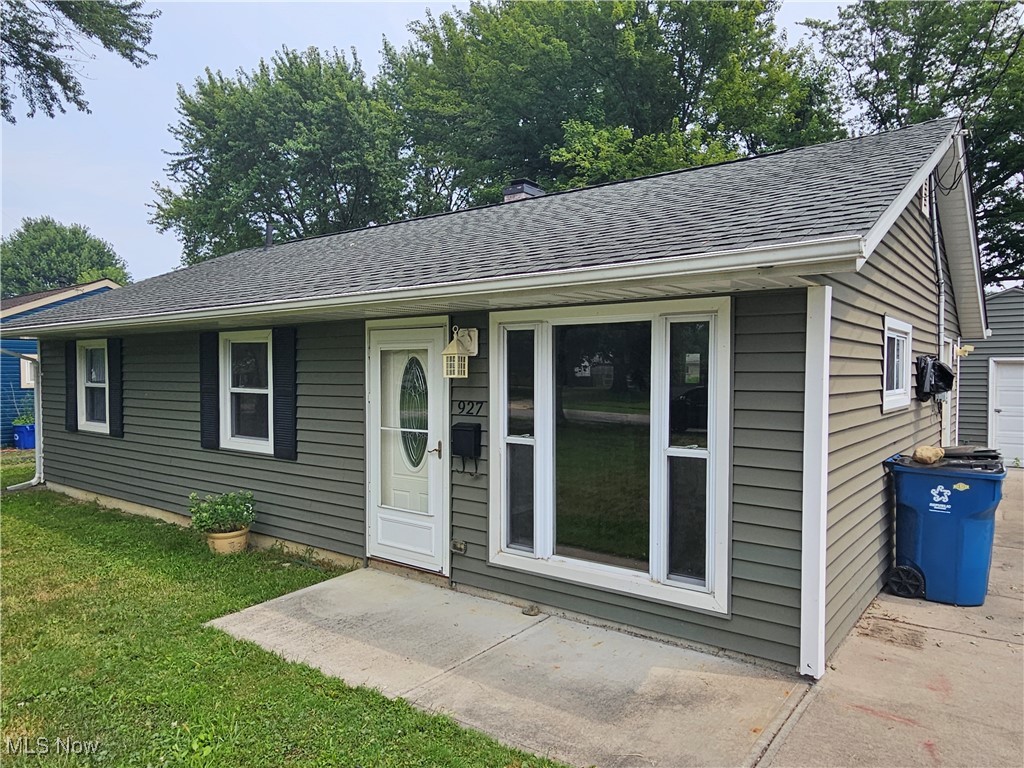927 West Drive