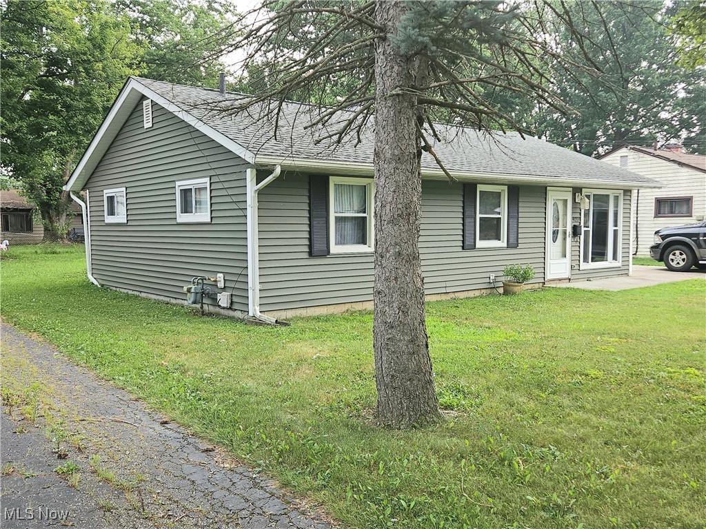 927 West Drive