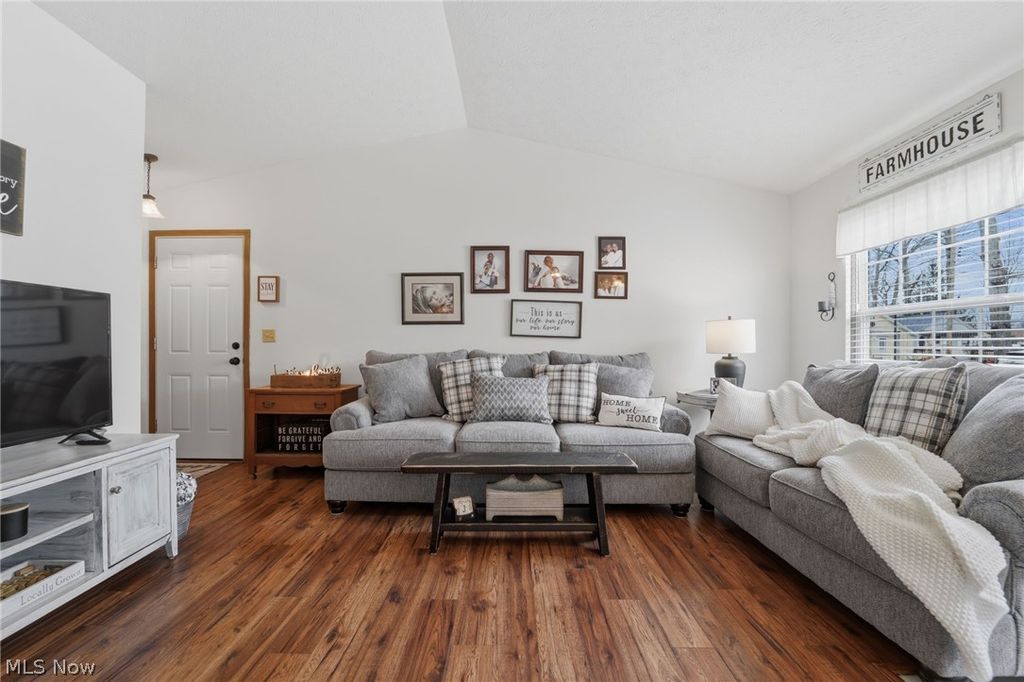 Photo of 5206 University Drive, Geneva, OH 44041 (MLS # 5195444)