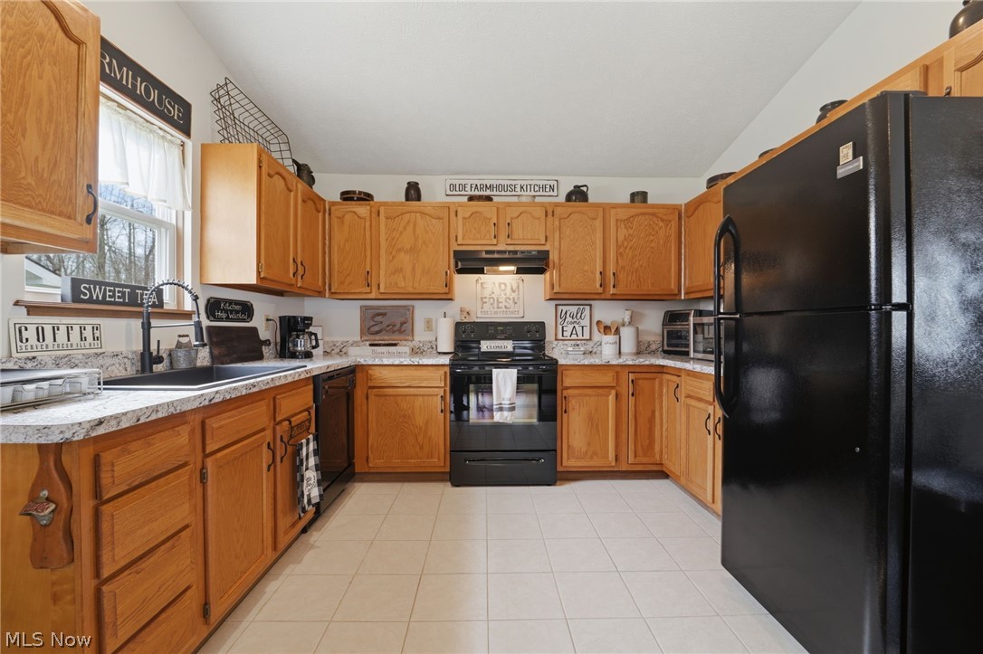 Geneva-on-the-Lake Village - Residential