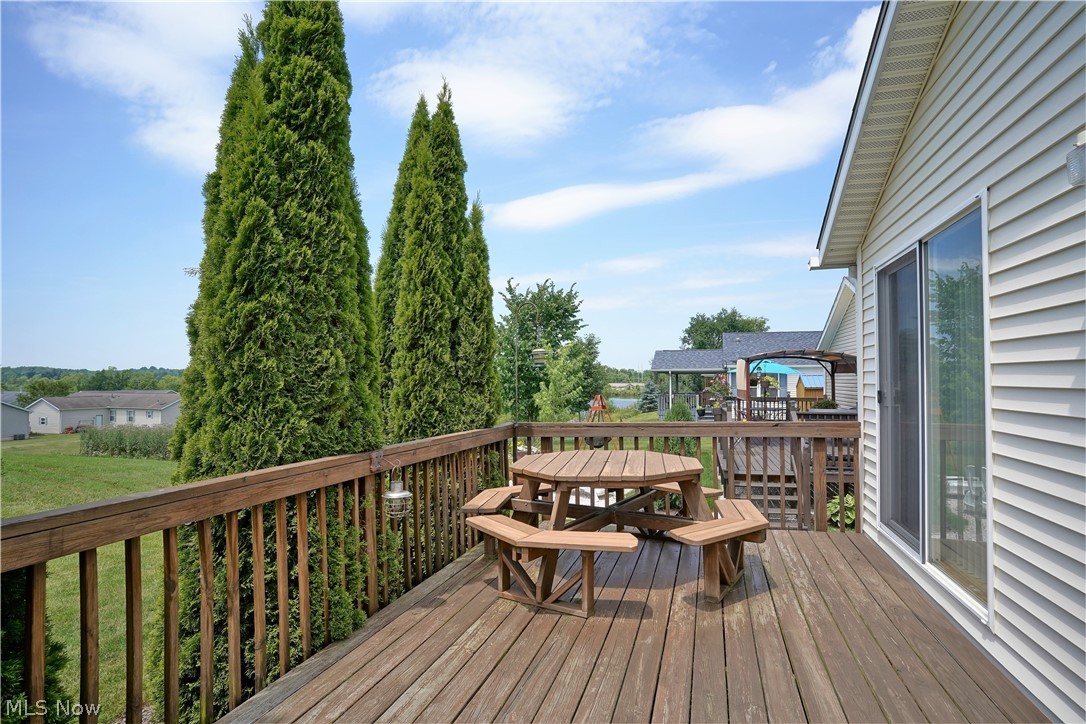 Lakeside Terrace - Residential