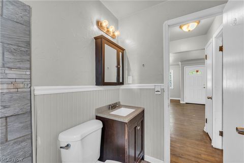 Tiny photo for 15902 Maplewood Avenue, Maple Heights, OH 44137 (MLS # 5224827)