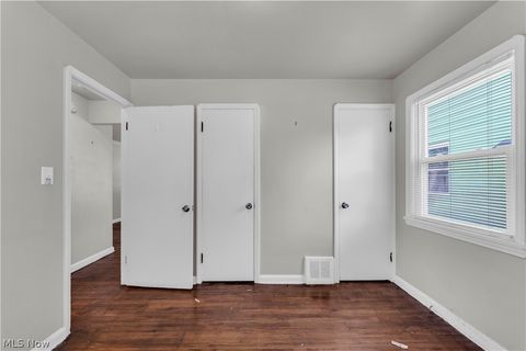 Tiny photo for 15902 Maplewood Avenue, Maple Heights, OH 44137 (MLS # 5224827)