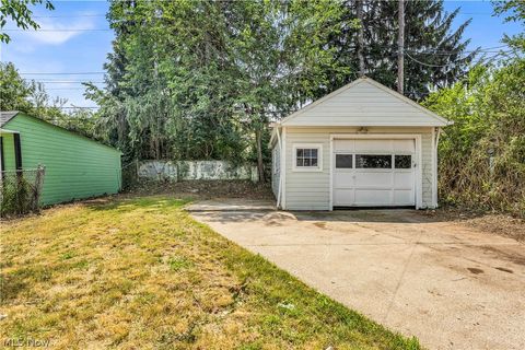 Tiny photo for 15902 Maplewood Avenue, Maple Heights, OH 44137 (MLS # 5224827)