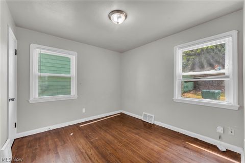 Tiny photo for 15902 Maplewood Avenue, Maple Heights, OH 44137 (MLS # 5224827)
