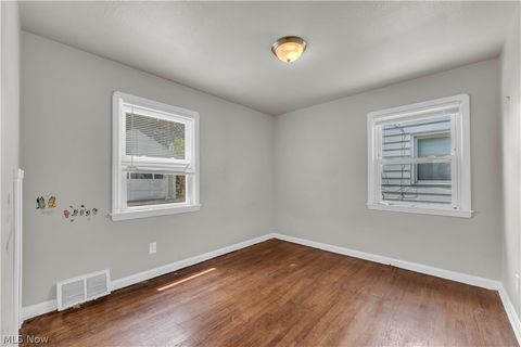 Tiny photo for 15902 Maplewood Avenue, Maple Heights, OH 44137 (MLS # 5224827)
