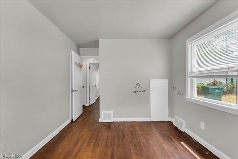 Tiny photo for 15902 Maplewood Avenue, Maple Heights, OH 44137 (MLS # 5224827)