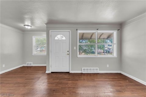 Tiny photo for 15902 Maplewood Avenue, Maple Heights, OH 44137 (MLS # 5224827)