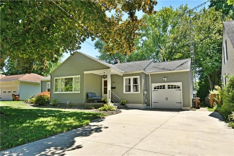 Homes For Sale - 253 Maple Street<br/> Newton Falls, OH 44444